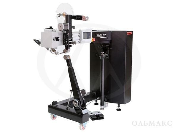 mnogofunkcionalnaya_mashina_modeli_seamtek_900at_dlya_svarki_polimernyh_tkanej_nagretym_gazom.jpg
